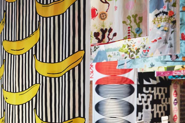 The Randig Banan pattern was created in 1986 by Inez Svensson, one of the designers in the designer collective known as 10-gruppen. It did not sell well at first, but was later reissued in 2013.