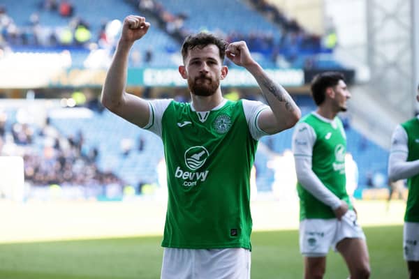 Hibs defender Jack Irelade has signed a contract extension.