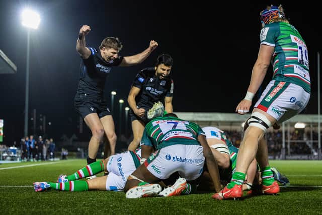 Glasgow Warriors celebrate Henco Venter's second half try in the win over Leicester Tigers.