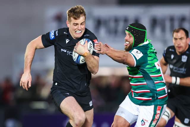 Glasgow Warriors' Stafford McDowall (L) in action during the win over Leicester Tigers. (Photo by Ewan Bootman / SNS Group)