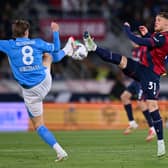 Scott McTominay of Napoli competes for the ball against Sam Beukema of Bologna. (Photo by Alessandro Sabattini/Getty Images)