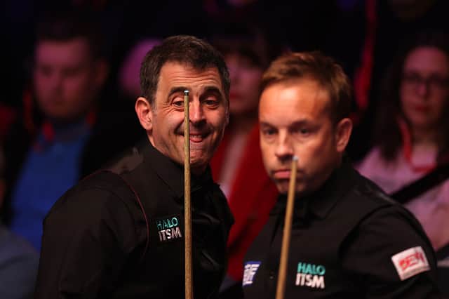 Ronnie O'Sullivan and Ali Carter will finish their first round match today.