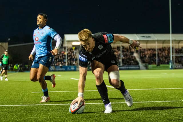 Warriors' Kyle Steyn scores a second half try against the Bulls. (Photo by Calum Chittleburgh / SNS Group)