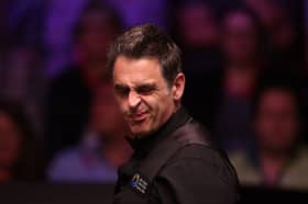 Ronnie O'Sullivan resumes his semi final today.