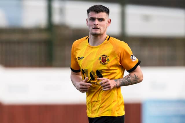 Tommy Muir scored twice for Annan at Elgin.