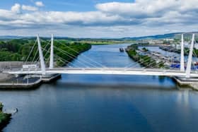 Renfrew Bridge was closed after a suspicious item was found at a nearby building site.