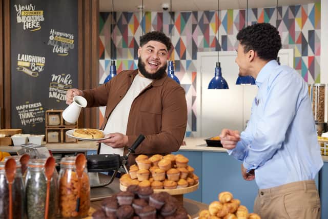 Big Zuu, known for his iconic smile, has teamed up with Hampton by Hilton and researchers at Goldsmiths, University of London to scientifically prove how friendly service transforms an ordinary hotel stay into an exceptional one