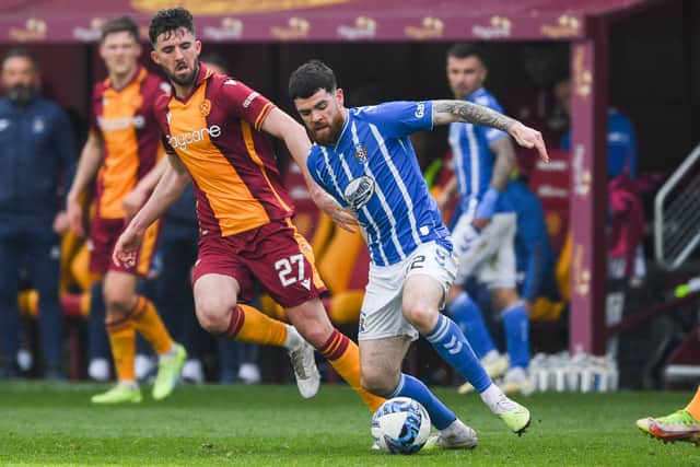 Liam Donnelly will reunite with former boss Stephen Robinson at St Mirren.