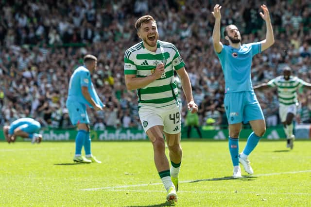 Celtic's James Forrest celebrates scoring a stoppage time equaliser in the 1-1 draw against St Mirren. (Photo by Craig Foy / SNS Group)