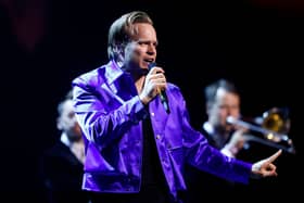 Olly Murs has a date with Scotland.