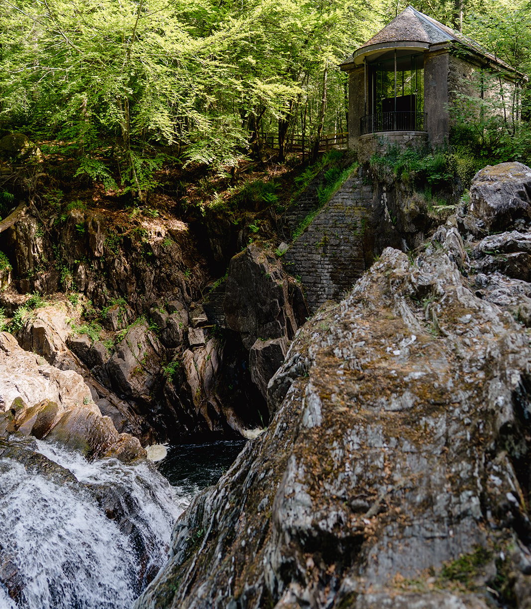 Dunkeld Spring New guide to 'stunning' landscapes on trail along Scotland's longest river