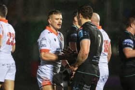 Edinburgh's Darcy Graham (left) and Glasgow Warriors' Rory Darge have both been named in the URC 'Elite XV' as voted by the rugby media.  (Photo by Ross MacDonald / SNS Group)