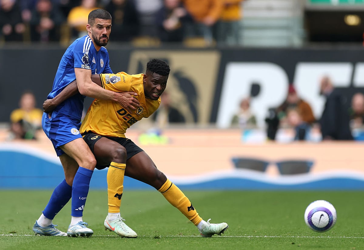 Rangers transfer target delays key decision as 'bumper' deal prepared for star  man