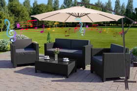 The built-in speaker adds another dimension to this lovely outdoor parasol