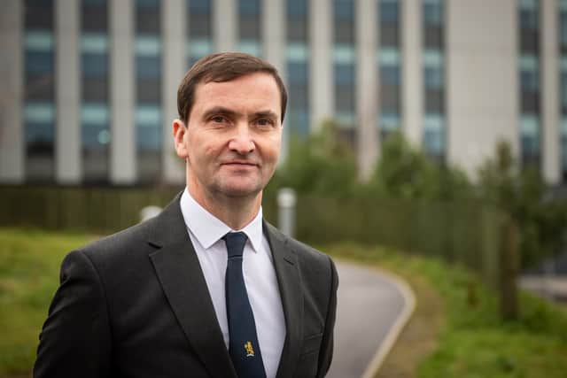 Dr Chris Provan