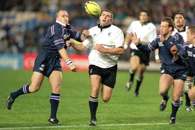 Gregor Townsend playing for Scotland against New Zealand at Eden Park in 2000.