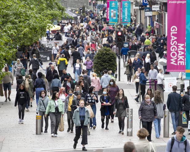 Shoppers in Glasgow city centre