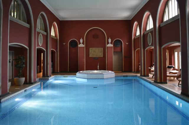 The spa with pool and jacuzzi provides a relaxed atmosphere