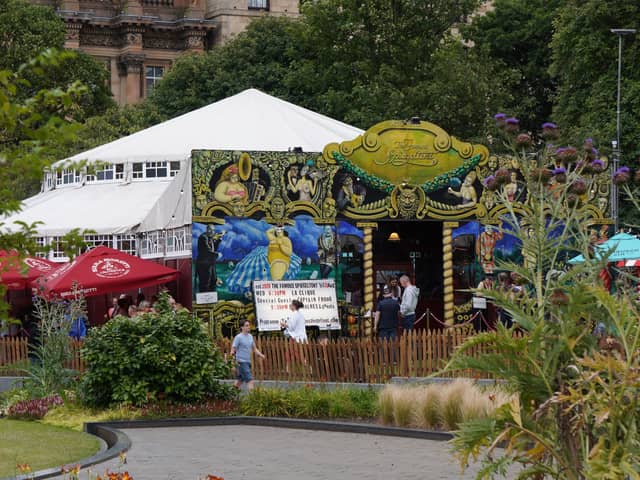 Audiences at the Spiegeltent have been bothered by flies.