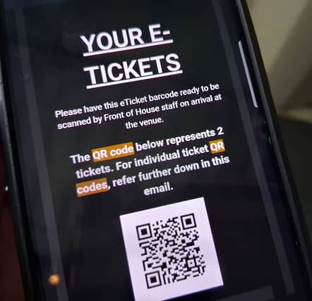 QR codes are slowing down Fringe queues.