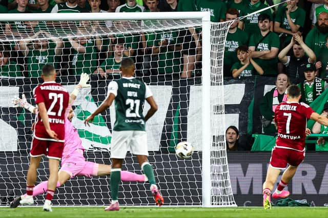 Pawel Wszolek scores to put Legia Warsaw 2-0 up on Hibs at Easter Road in the Conference League play-off first leg.  (Photo by Ewan Bootman / SNS Group)