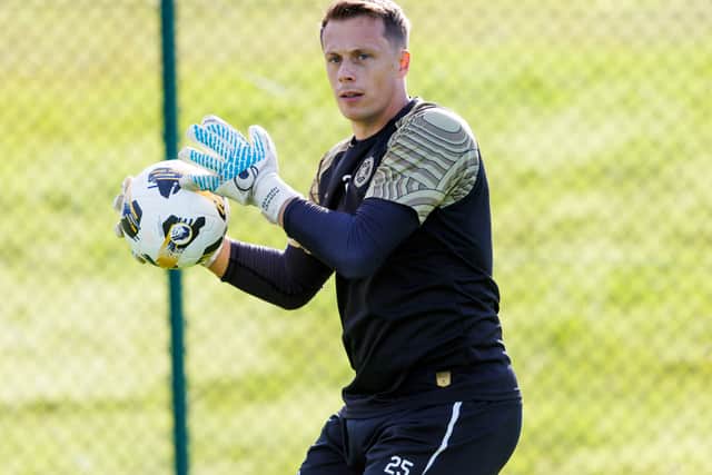 Hearts' new keeper Alexander Schwolow trains ahead of facing Rangers.