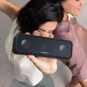  The Soundcore 3 delivers powerful sound in a compact design – perfect for parties, relaxing at home or taking on the go.