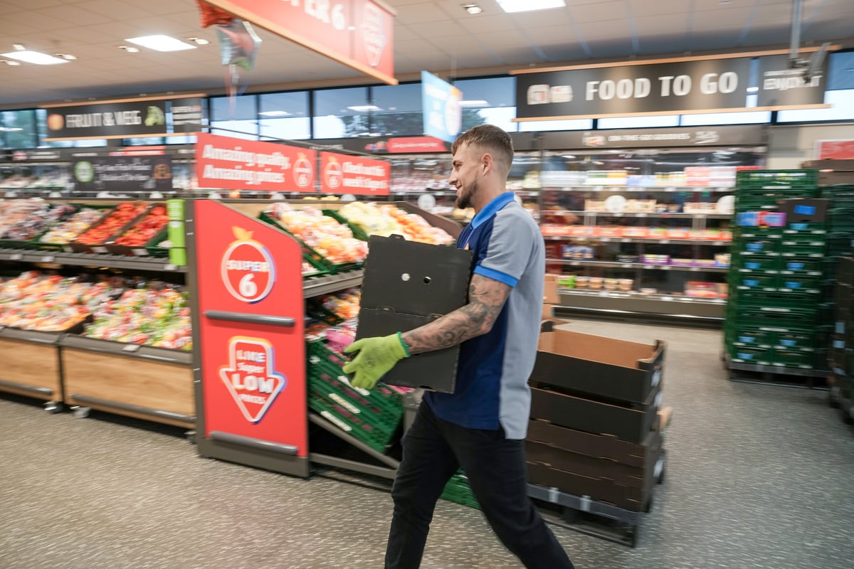 Christmas Jobs: Aldi Launches 4500 New UK Temp, Permanent Jobs to B...