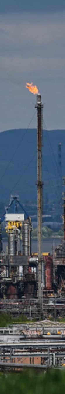 The closure of the Grangemouth oil refinery saw hundreds of people lose their jobs (Picture: Andy Buchanan)