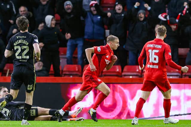 Topi Keskinen scored the only goal of the game as Aberdeen defeated Hearts at Pittodrie.