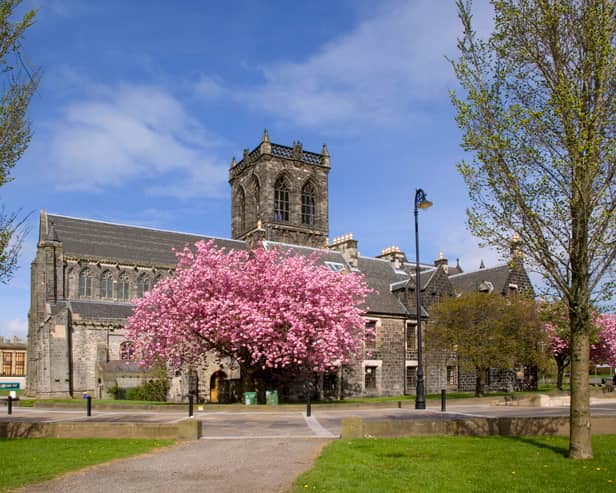 The town of Paisley in Renfrewshire was named in an impressive 6th place in the Scottish rankings and 86th in the UK rankings. According to Rightmove, house prices in Paisley have an overall average of £160,352 over the last year