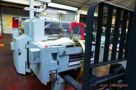 The machine weight 4.5 tons