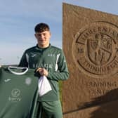 Owen Elding has signed for Hibs from Sligo Rovers.