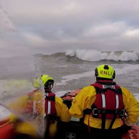 North Berwick RNLI negotiate breaking waves en route to the casualty