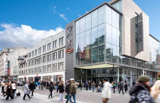 Matteullah Siddiqi first met the teenager at the St Enoch Centre in Glasgow