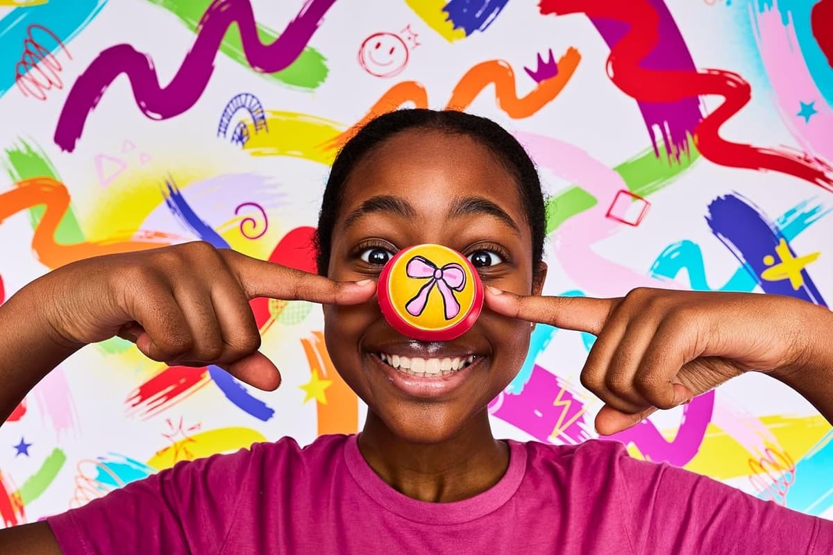 Mit den Red Nose Day-Paketen von Amazon für 2,50 £ können Sie Ihre eigene ...