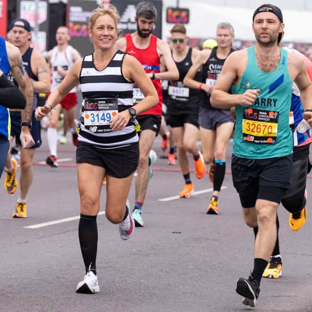Sophie Raworth and Harry Judd at the London Marathon, 2022.