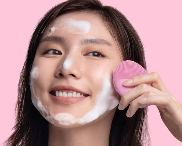I've been using the FOREO Luna 4 mini Facial Cleansing Brush & Face Massager for a month - here's why it's worth the money. Pictured posed by FOREO model.