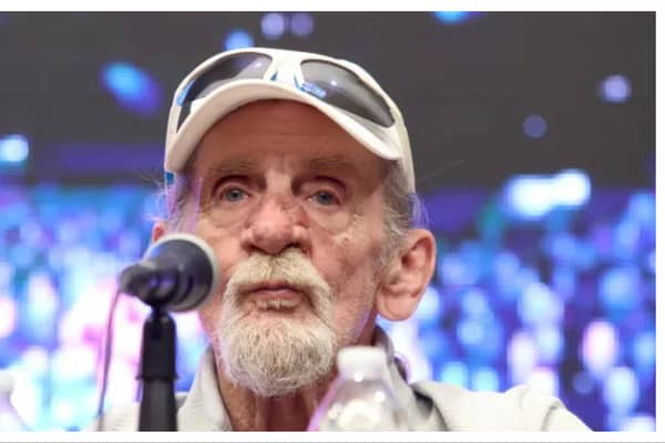The vocalist for rock band Santana, Alex Lingertwood, died at his Santa Monica home.