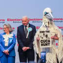 Angus Robertson beside anti-Guga hunt campaigner Robert Pownall as results were confirmed for Edinburgh Central