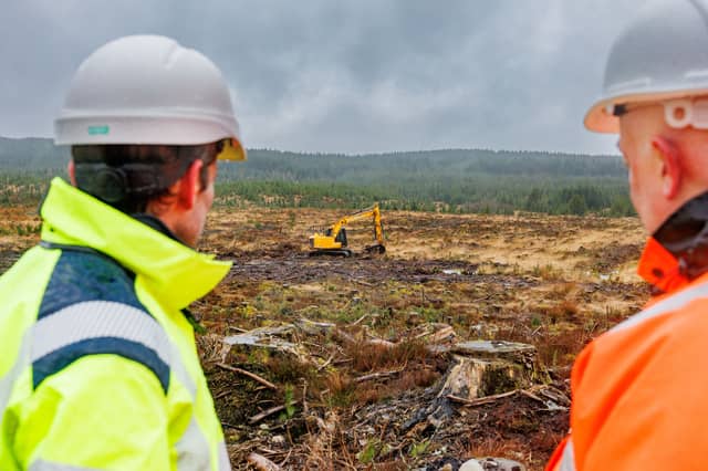 SP Energy Networks is helping waterways and wildlife in the south of Scotland thrive through a new partnership with Galloway Fisheries Trust and Forestry as well as Land Scotland, restoring peatland around Loch Moan to improve the health of Dumfries and Galloway’s River Cree.