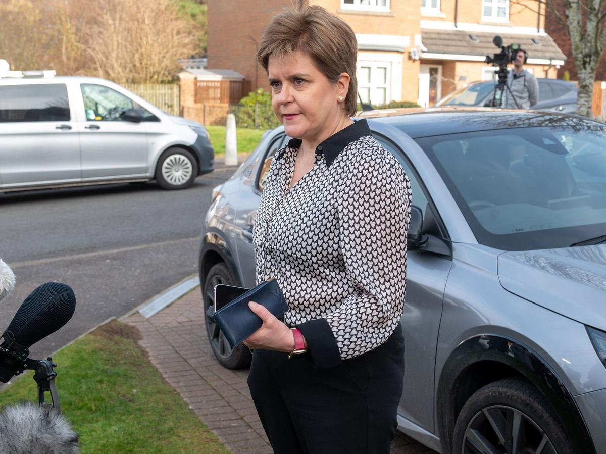 Jenny Lindsay: Sturgeon's cynical attempt at dodging responsibility from a ...