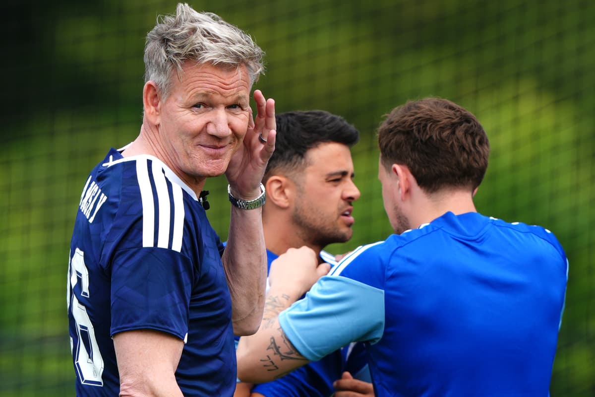 Celebrity chef Gordon Ramsay takes in Scotland World Cup training and ...