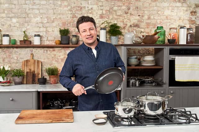The Jamie Oliver by Tefal set includes two stainless-steel non-stick frying pans with heat indicators
