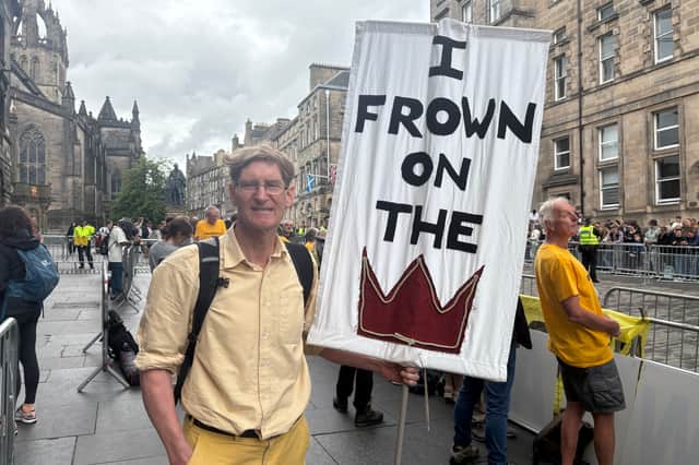 Donald Smith was protesting with the anti-monarchy group Republic
