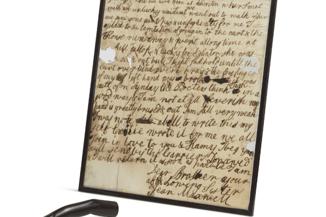 A wooden finger belonging to Lady Jane Gordon sold for almost £9,000.