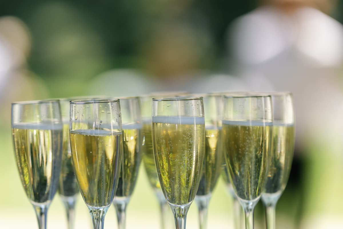 £9 supermarket fizz named best in the world - and it’s more popular than ...