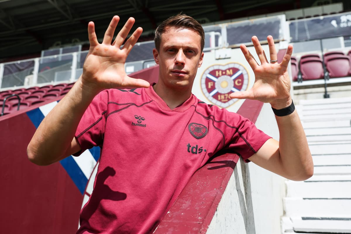 Der für die Bundesliga vorgesehene Hearts-Star will sich nach einem ...