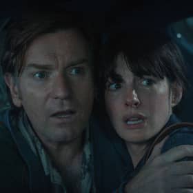 Ewan McGregor and Anne Hathaway in The End of Oak Street