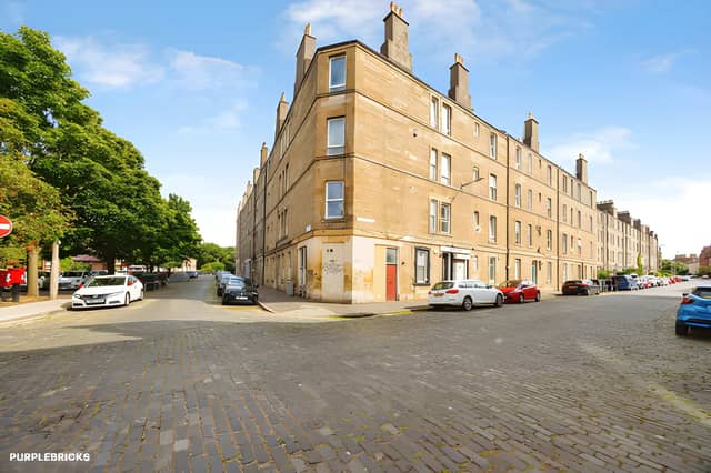 The Thorntree Street property offers ground-floor living in a location within walking distance of Leith Walk